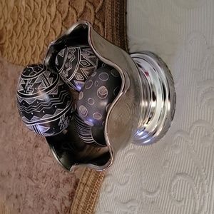 (4) Hand Carved Eggs Made In Kenya